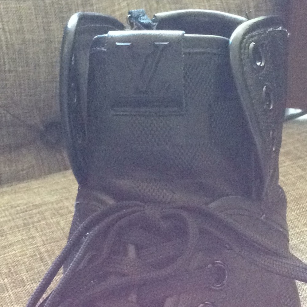 Louis Vuitton Black Sneaker - Picture 3 of 6